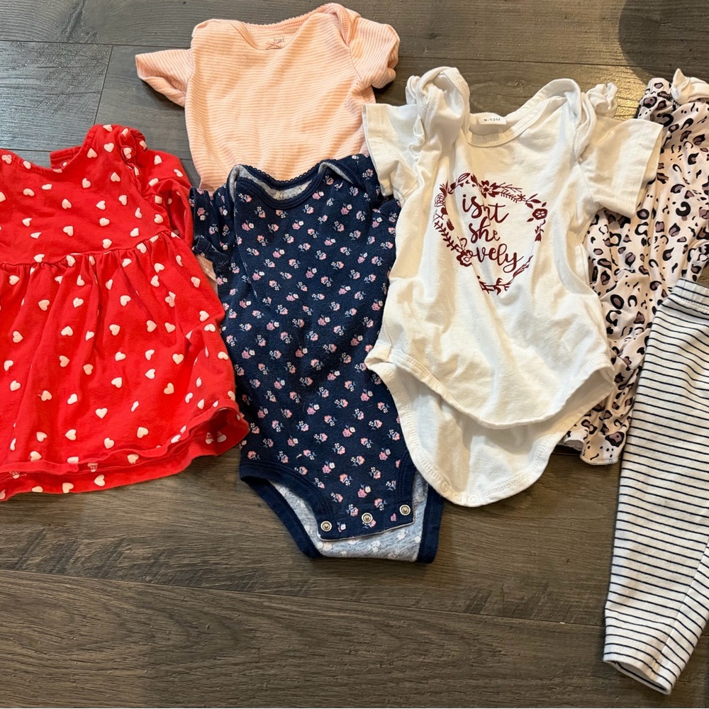 6-9/9 months clothing carters and other brands - Picture 1 of 1
